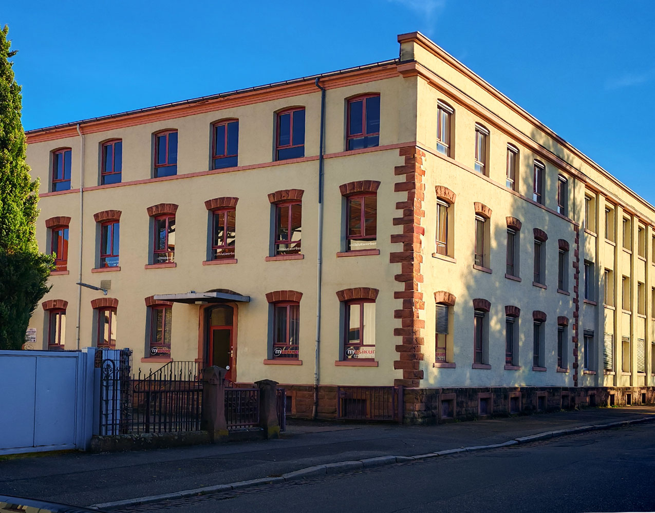 Die Geschichte der Hansa Hallen in Lahr – ein Blick auf ihre historische Entwicklung.
